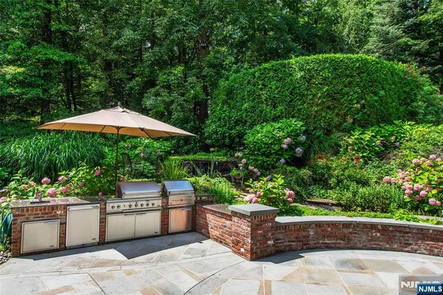 6 Adams Road, Saddle River, NJ 07458