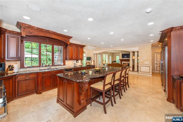 6 Adams Road, Saddle River, NJ 07458