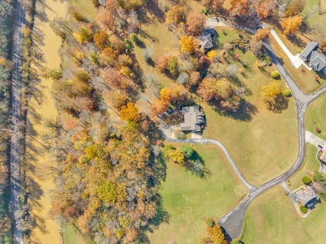 147 Sunrise Ridge Dr, Sparta, TN 38583