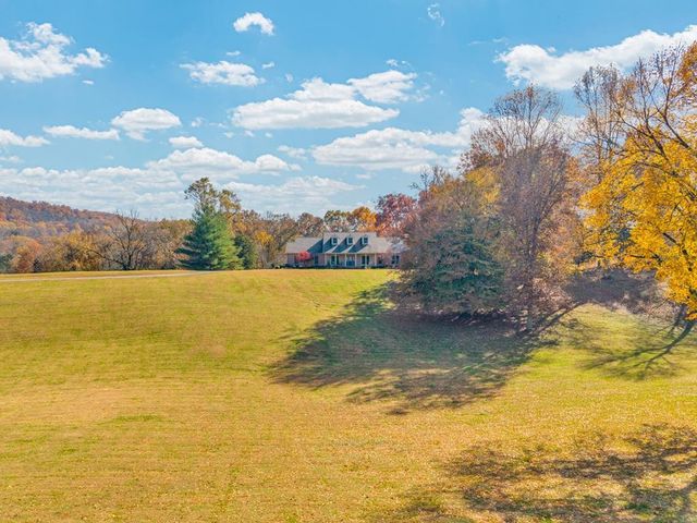 147 Sunrise Ridge Dr, Sparta, TN 38583