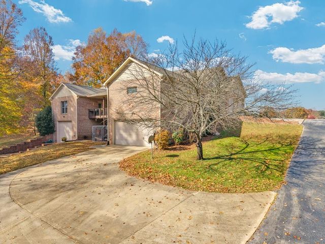 147 Sunrise Ridge Dr, Sparta, TN 38583