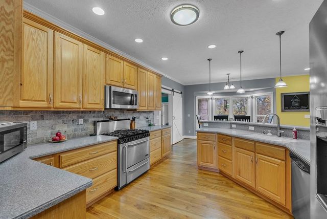 147 Sunrise Ridge Dr, Sparta, TN 38583