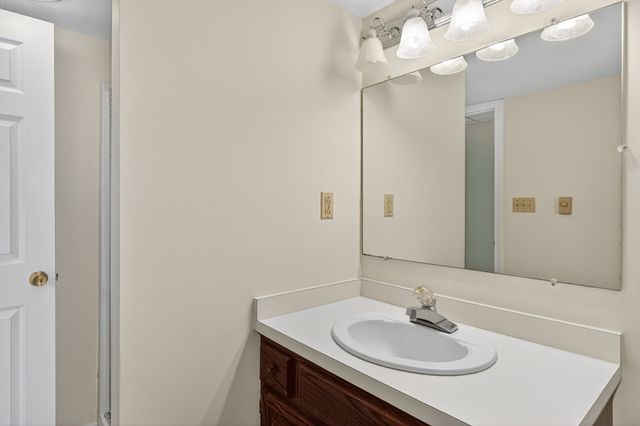 41 Laurelwood Drive 41, Hopedale, MA 01747