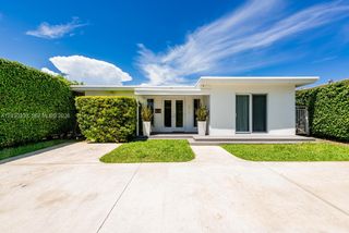 575 W 50th St, Miami Beach, FL 33140
