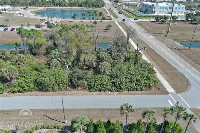 Maddock CIR, North Port, FL 34286