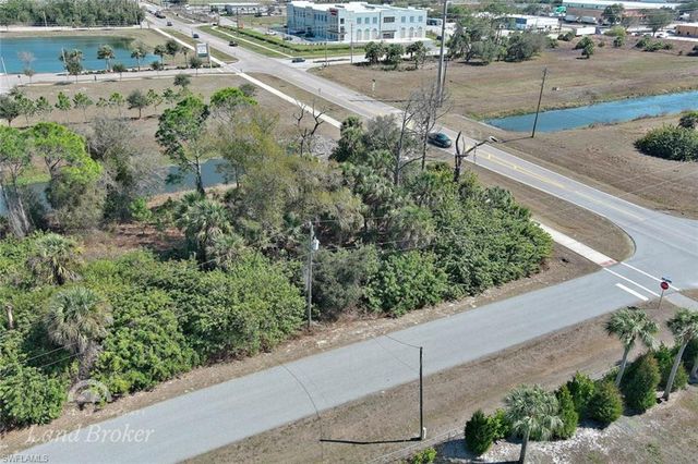 Maddock CIR, North Port, FL 34286