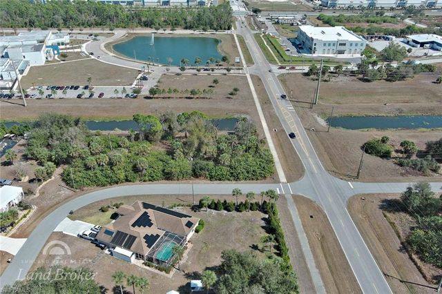 Maddock CIR, North Port, FL 34286