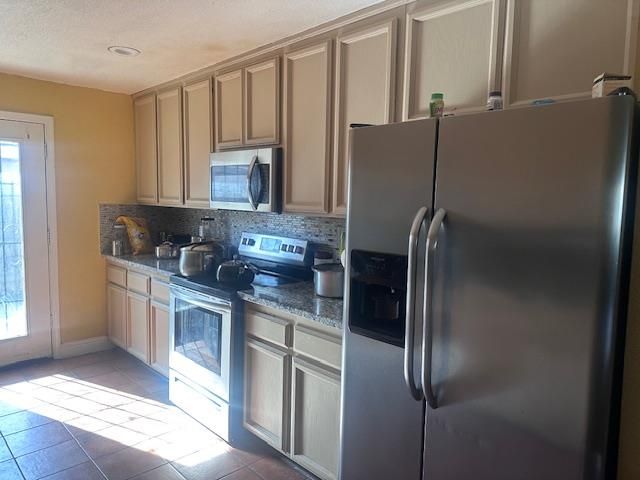 1086 Arbor Dr, Yuba City, CA 95991