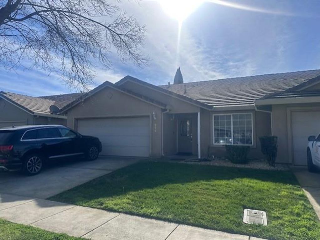 1086 Arbor Dr, Yuba City, CA 95991