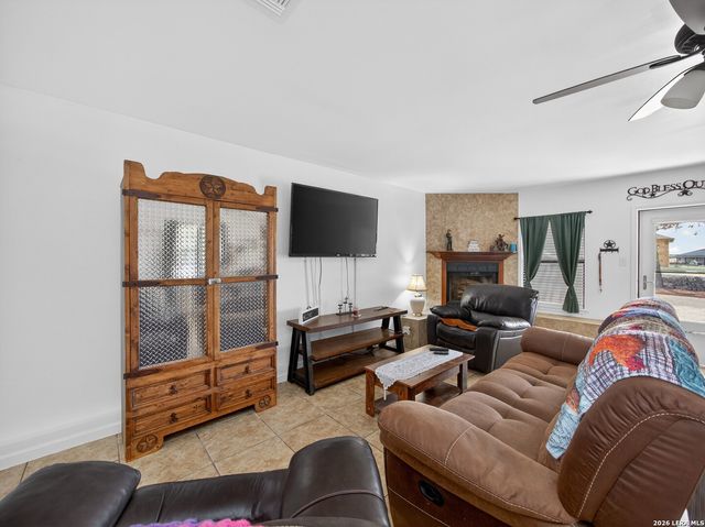 213 Bluebonnet Ridge, La Vernia, TX 78121