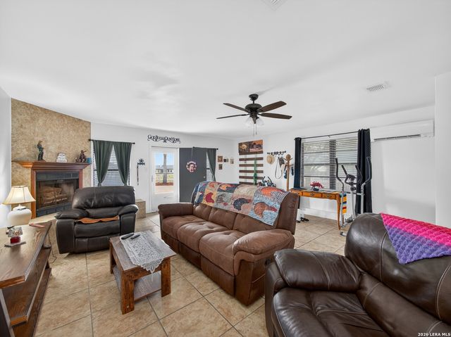 213 Bluebonnet Ridge, La Vernia, TX 78121