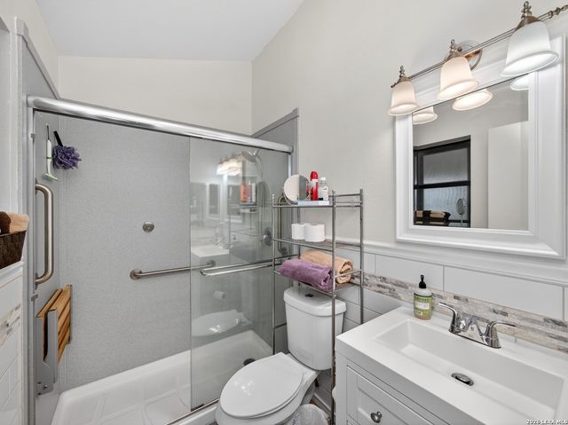 213 Bluebonnet Ridge, La Vernia, TX 78121