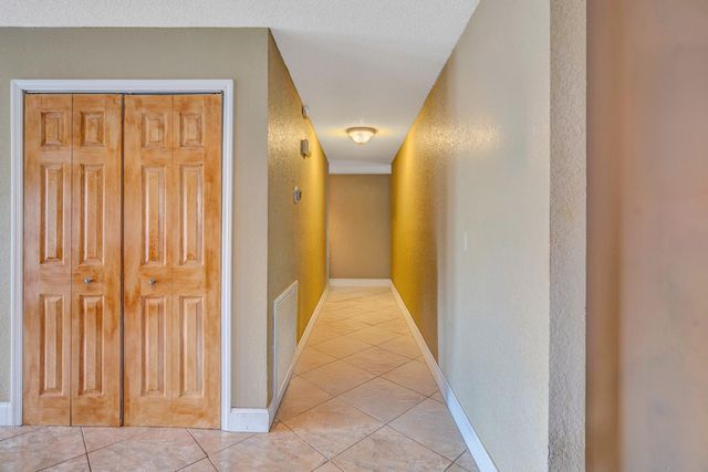 1462 NW 97th Ter, Coral Springs, FL 33071