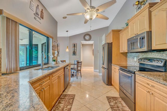 1462 NW 97th Ter, Coral Springs, FL 33071