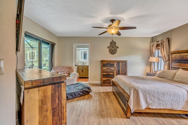 1462 NW 97th Ter, Coral Springs, FL 33071