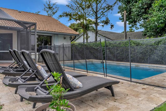 1462 NW 97th Ter, Coral Springs, FL 33071
