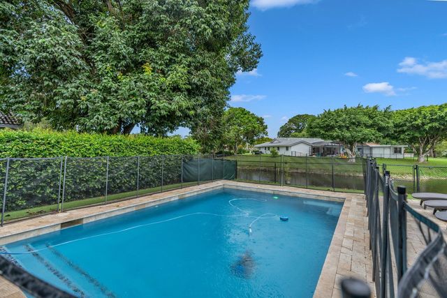 1462 NW 97th Ter, Coral Springs, FL 33071