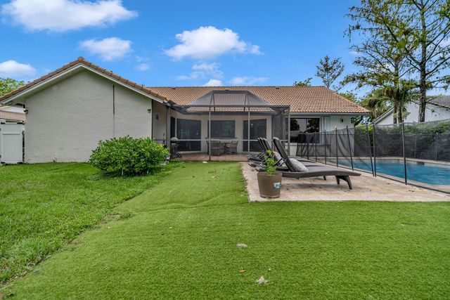 1462 NW 97th Ter, Coral Springs, FL 33071