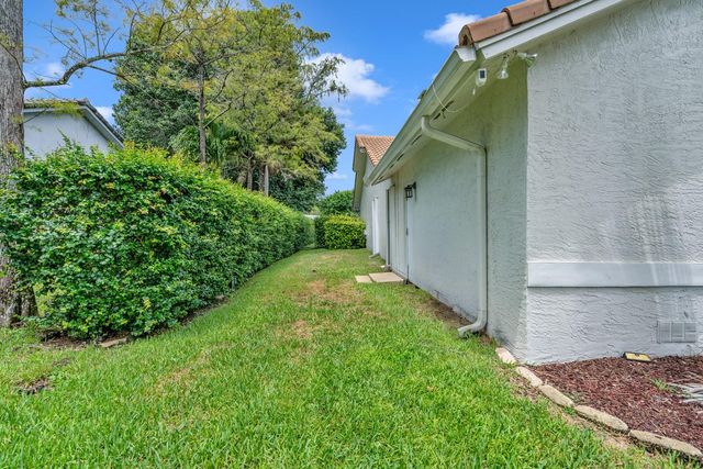 1462 NW 97th Ter, Coral Springs, FL 33071