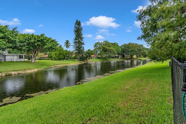 1462 NW 97th Ter, Coral Springs, FL 33071