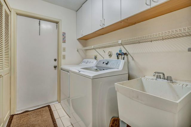 1462 NW 97th Ter, Coral Springs, FL 33071