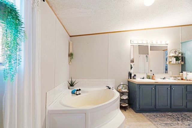 81 County Road 44880, Blossom, TX 75416