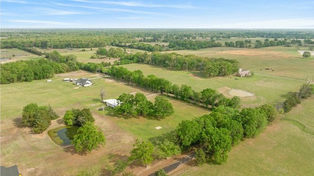 81 County Road 44880, Blossom, TX 75416