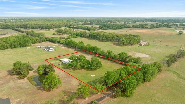 81 County Road 44880, Blossom, TX 75416