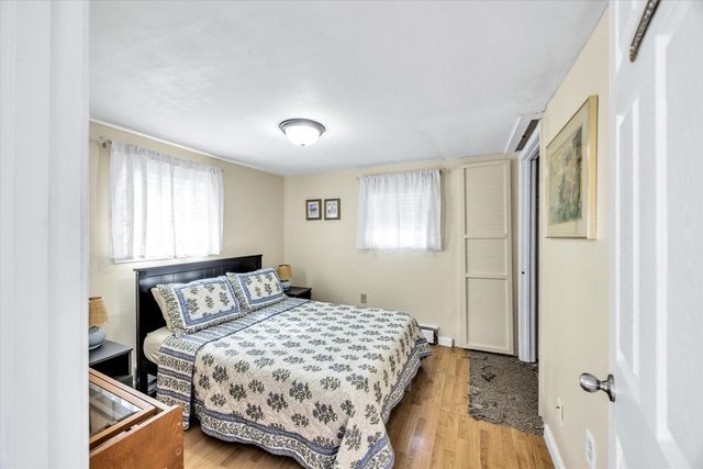 15 Beechwood Ave, Lakeville, MA 02347