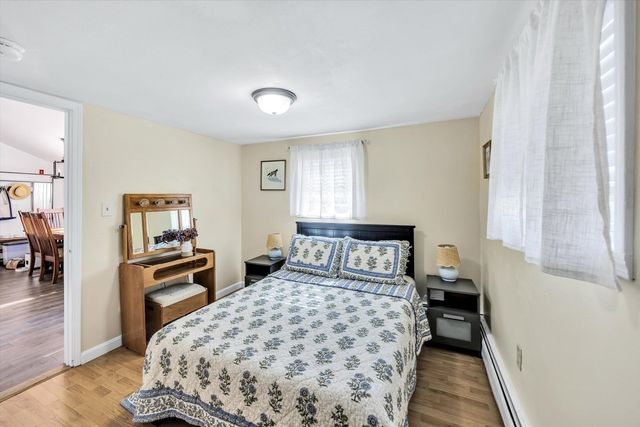 15 Beechwood Ave, Lakeville, MA 02347