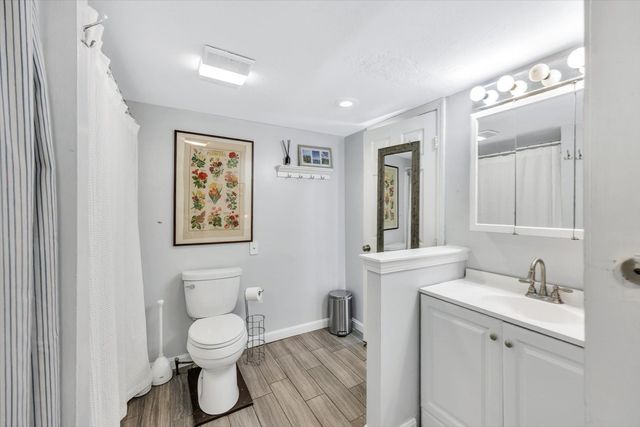 15 Beechwood Ave, Lakeville, MA 02347