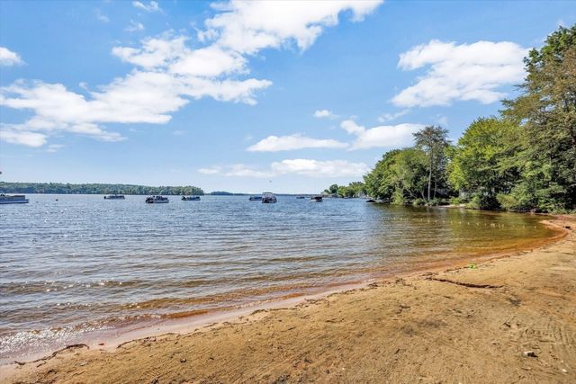 15 Beechwood Ave, Lakeville, MA 02347