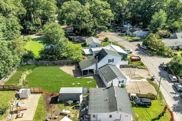 15 Beechwood Ave, Lakeville, MA 02347