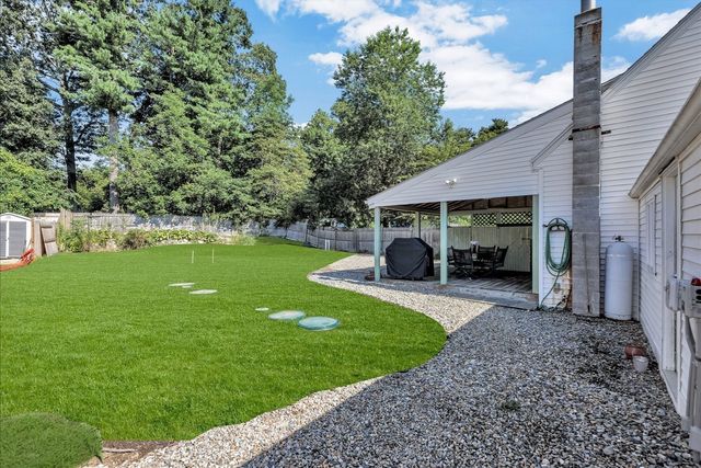 15 Beechwood Ave, Lakeville, MA 02347