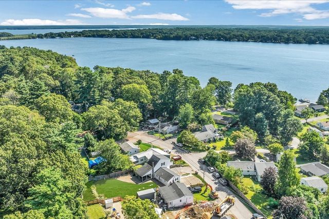 15 Beechwood Ave, Lakeville, MA 02347