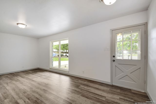 5515 W W Rolling Ridge Dr, San Antonio, TX 78228