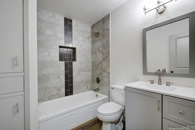 5515 W W Rolling Ridge Dr, San Antonio, TX 78228
