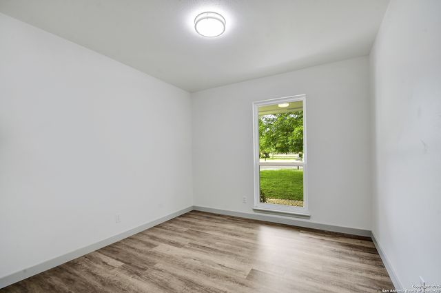 5515 W W Rolling Ridge Dr, San Antonio, TX 78228