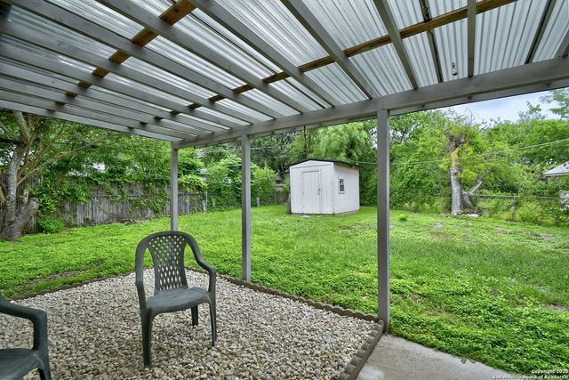 5515 W W Rolling Ridge Dr, San Antonio, TX 78228
