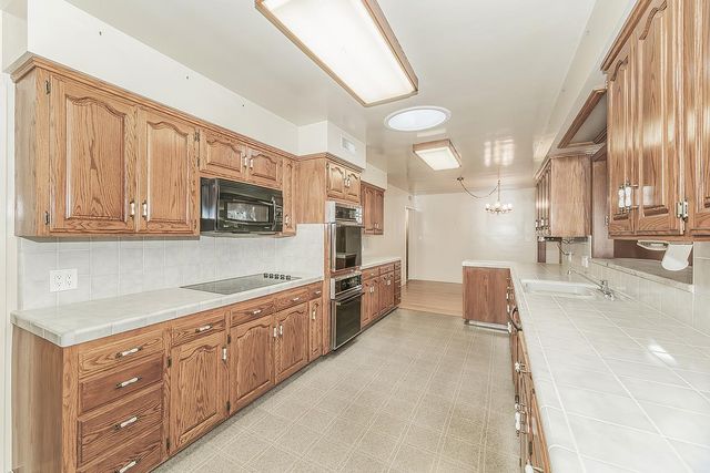 5903 E Butler Avenue, Fresno, CA 93727