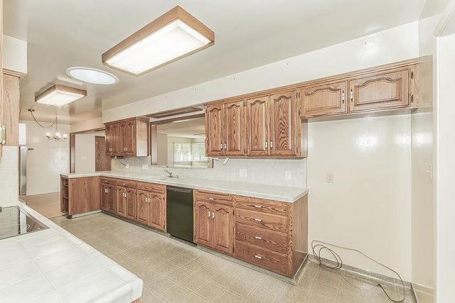 5903 E Butler Avenue, Fresno, CA 93727