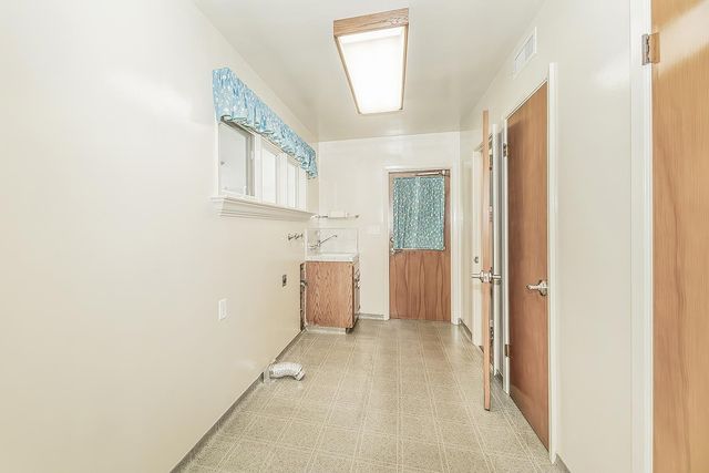 5903 E Butler Avenue, Fresno, CA 93727