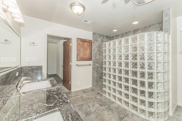 5903 E Butler Avenue, Fresno, CA 93727