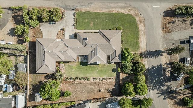 5903 E Butler Avenue, Fresno, CA 93727