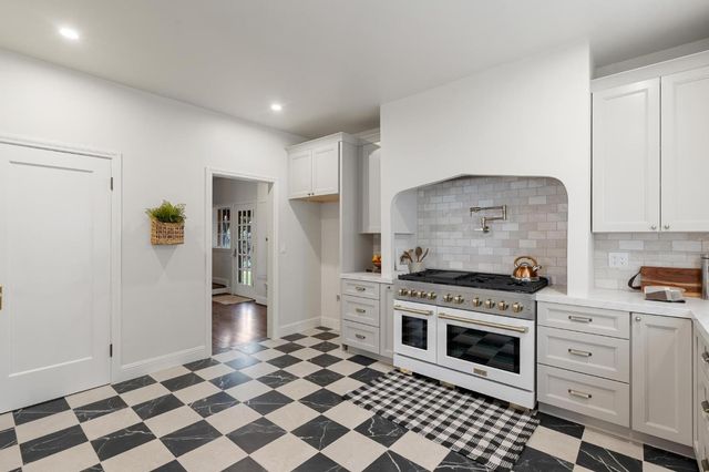 823 W Lodi Ave, Lodi, CA 95240