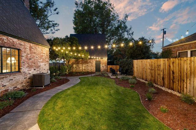823 W Lodi Ave, Lodi, CA 95240
