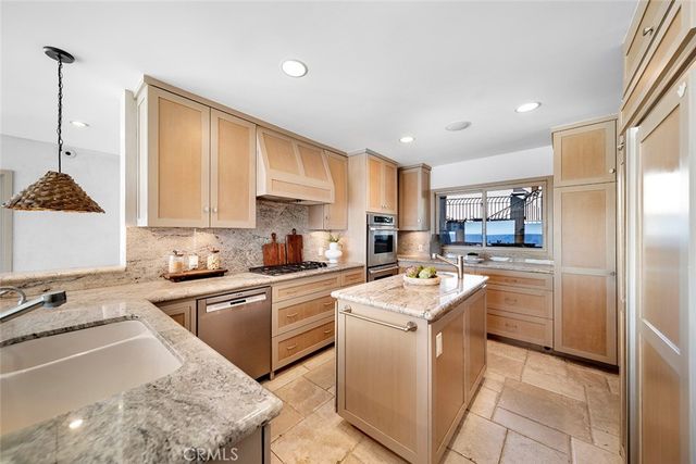 1907 Ocean Way, Laguna Beach, CA 92651