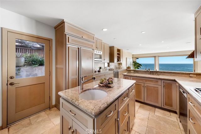 1907 Ocean Way, Laguna Beach, CA 92651