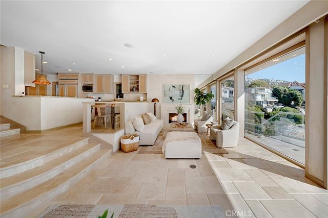 1907 Ocean Way, Laguna Beach, CA 92651
