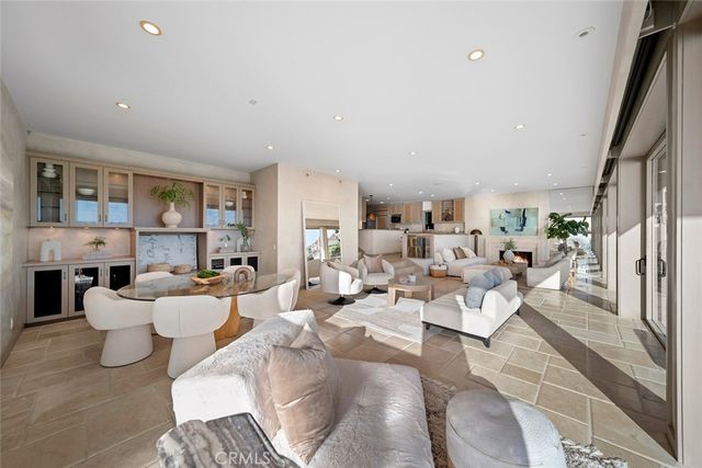 1907 Ocean Way, Laguna Beach, CA 92651